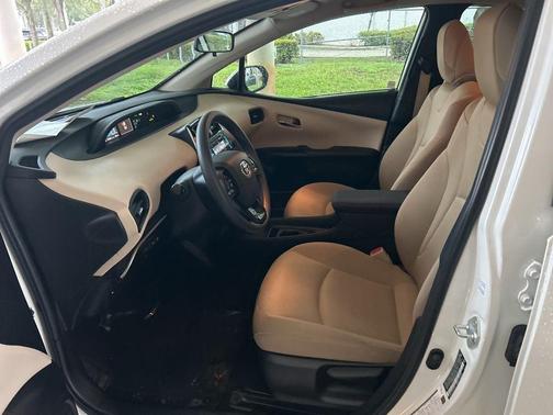 2019 Toyota Prius L