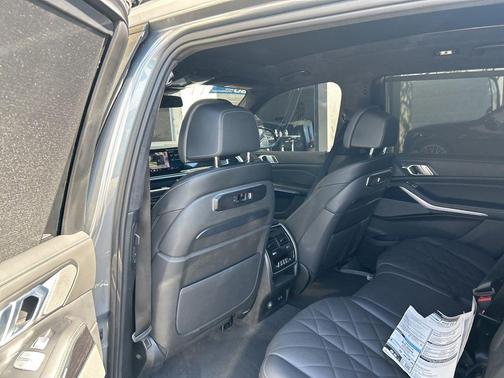 Skyscraper Gray Metallic 2024 BMW X7 xDrive40i
