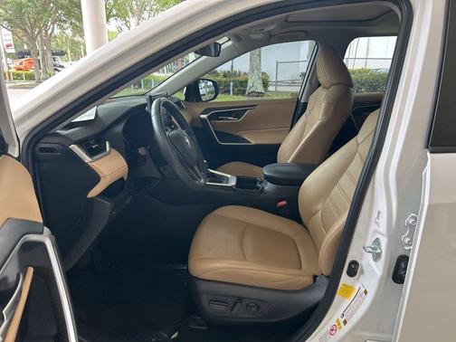 2019 Toyota RAV4 XLE Premium