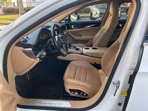 2020 Porsche Panamera 4S