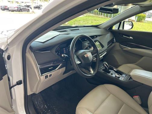 2021 Cadillac XT4 Luxury