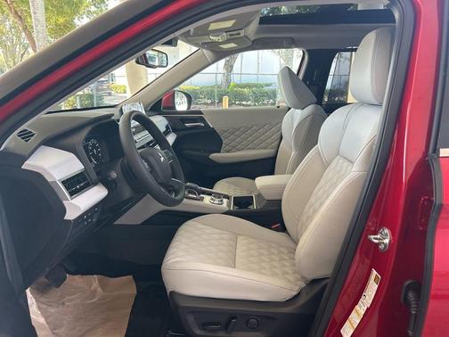 2025 Mitsubishi Outlander PHEV SEL