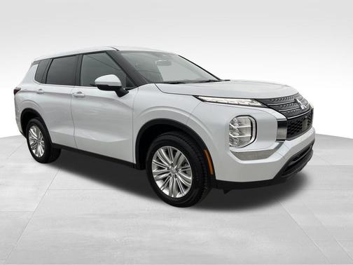 2023 Mitsubishi Outlander ES