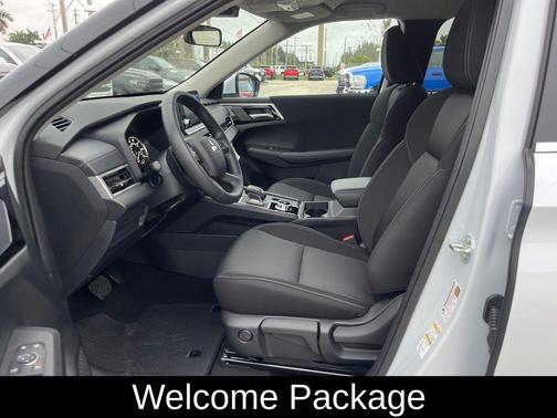 2023 Mitsubishi Outlander ES