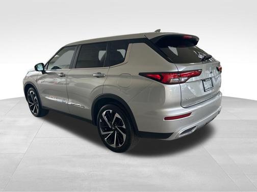 2025 Mitsubishi Outlander PHEV SE