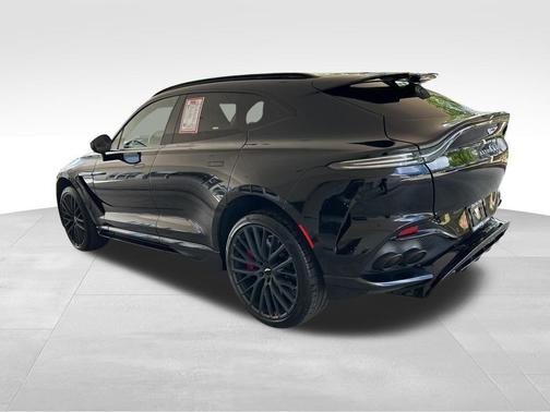 2023 Aston Martin DBX 707