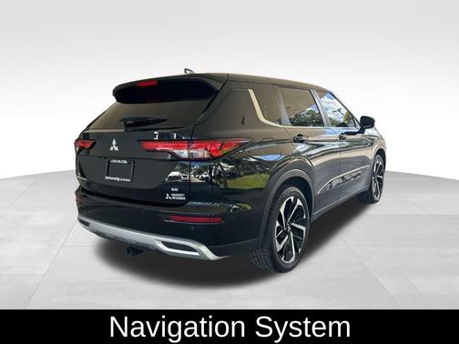 2023 Mitsubishi Outlander SE