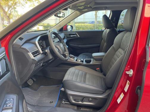 2025 Mitsubishi Outlander PHEV SE