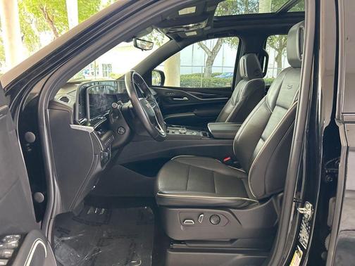 2023 Cadillac Escalade Sport