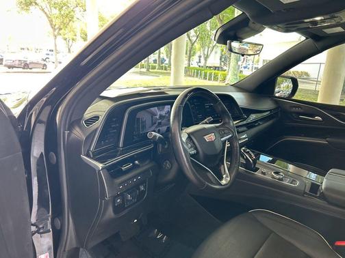 2023 Cadillac Escalade Sport