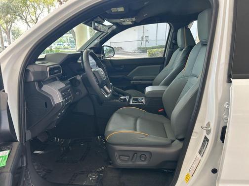 2025 Toyota 4Runner Hybrid 