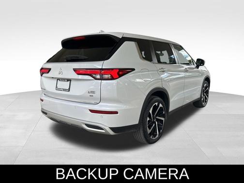 2022 Mitsubishi Outlander SE