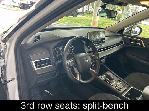 2022 Mitsubishi Outlander SE