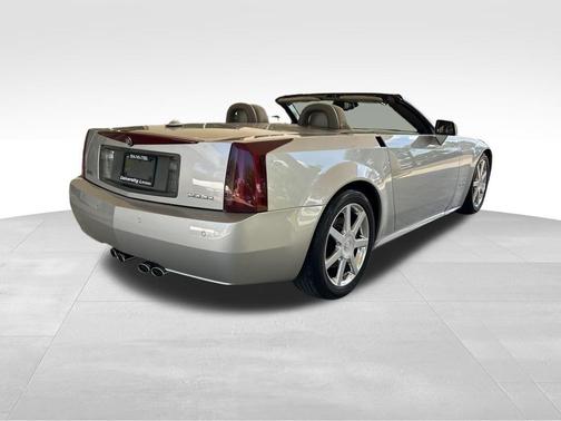 2005 Cadillac XLR Base