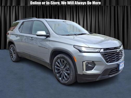Sterling Gray Metallic 2023 Chevrolet Traverse RS
