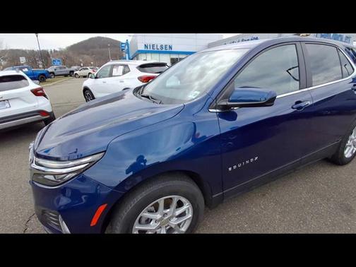 Blue Glow Metallic 2022 Chevrolet Equinox 1LT