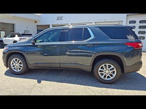 Graphite Metallic 2020 Chevrolet Traverse LT Cloth