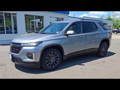Sterling Gray Metallic 2023 Chevrolet Traverse RS
