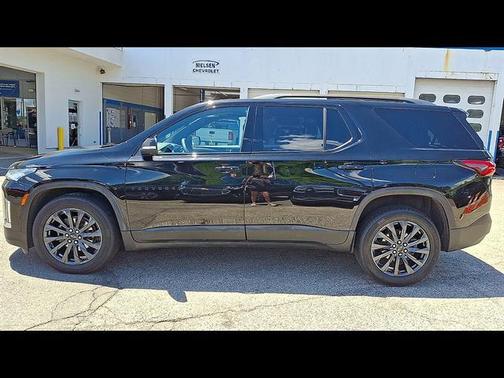 Mosaic Black Metallic 2022 Chevrolet Traverse RS