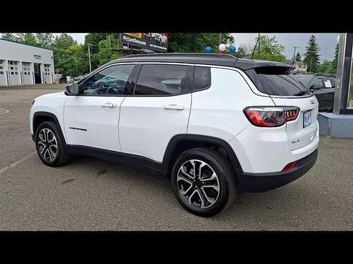 Bright White Clearcoat 2024 Jeep Compass Limited