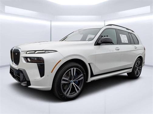 2025 BMW X7 M60i