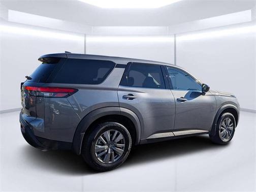 2024 Nissan Pathfinder S