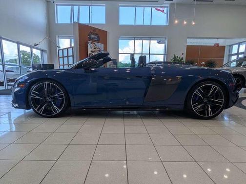 Ascari Blue Metallic w/ Black Roof 2022 Audi R8 5.2 V10 performance