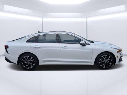 Snow White Pearl 2025 Kia K5 EX