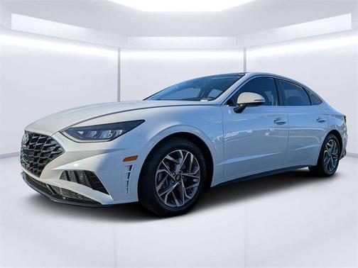2022 Hyundai SONATA SEL