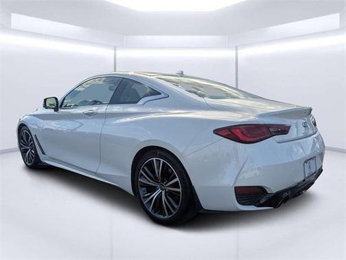 2022 INFINITI Q60 LUXE