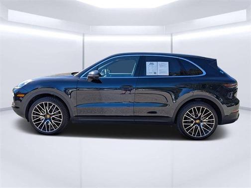 2022 Porsche Cayenne Base (Tiptronic)