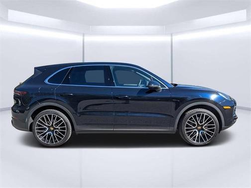 2022 Porsche Cayenne Base (Tiptronic)