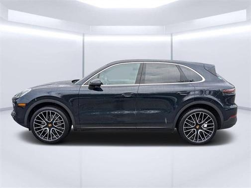 2022 Porsche Cayenne Base (Tiptronic)