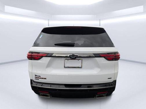 Summit White 2024 Chevrolet Traverse Limited Premier