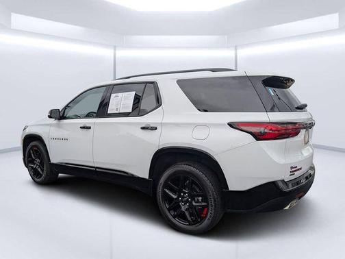 Summit White 2024 Chevrolet Traverse Limited Premier