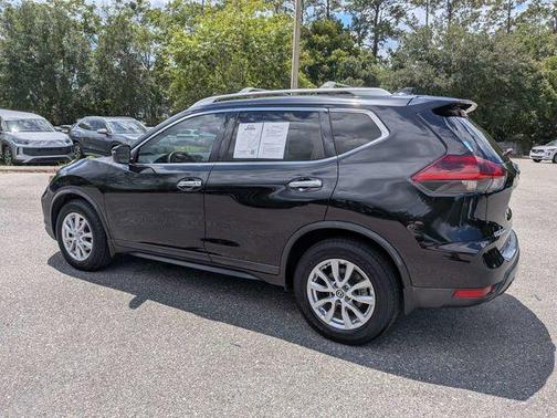 Magnetic Black 2018 Nissan Rogue SV