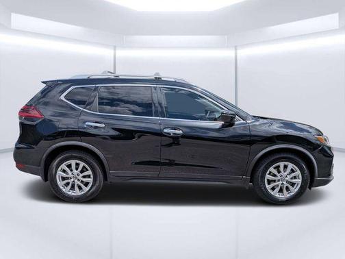 Magnetic Black 2018 Nissan Rogue SV