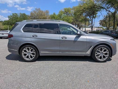 Skyscraper Gray Metallic 2023 BMW X7 xDrive40i