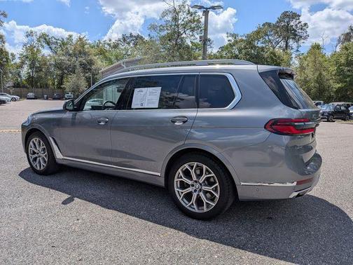 Skyscraper Gray Metallic 2023 BMW X7 xDrive40i