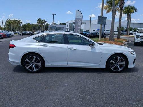 Platinum White Pearl 2025 Acura TLX Technology