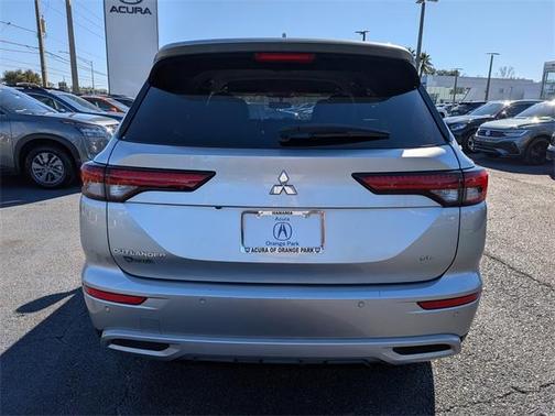 2022 Mitsubishi Outlander SE