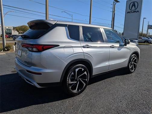 2022 Mitsubishi Outlander SE
