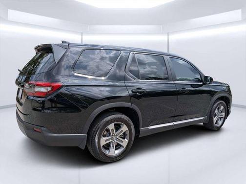 Crystal Black Pearl 2025 Honda Pilot EX-L