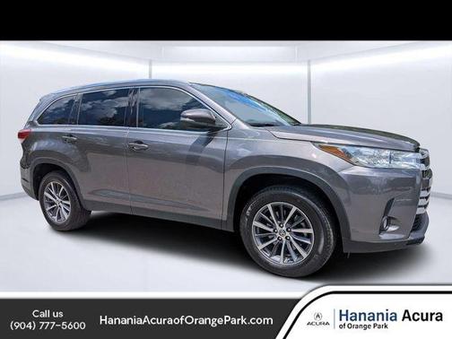 Predawn Gray Mica 2019 Toyota Highlander XLE