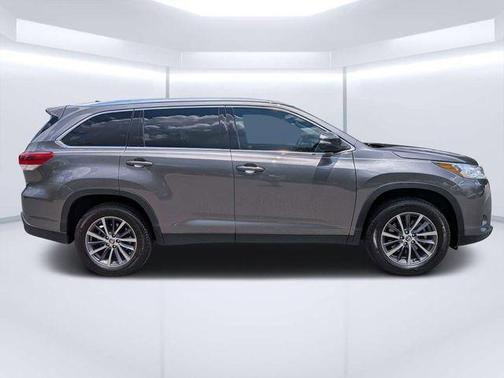 Predawn Gray Mica 2019 Toyota Highlander XLE