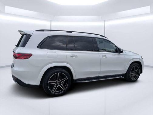 MANUFAKTUR Moonlight White Metallic 2025 Mercedes-Benz GLS 450 4MATIC