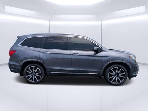 Modern Steel Metallic 2019 Honda Pilot Touring 7-Passenger