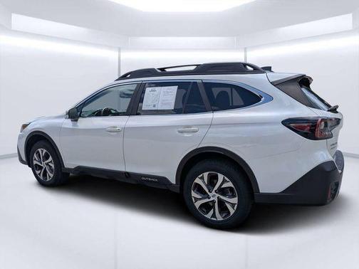 Crystal White Pearl 2022 Subaru Outback Limited