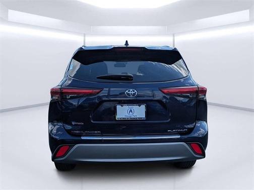 2023 Toyota Highlander Platinum