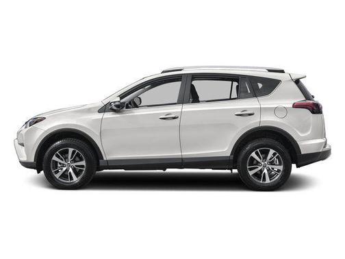Super White 2018 Toyota RAV4 XLE